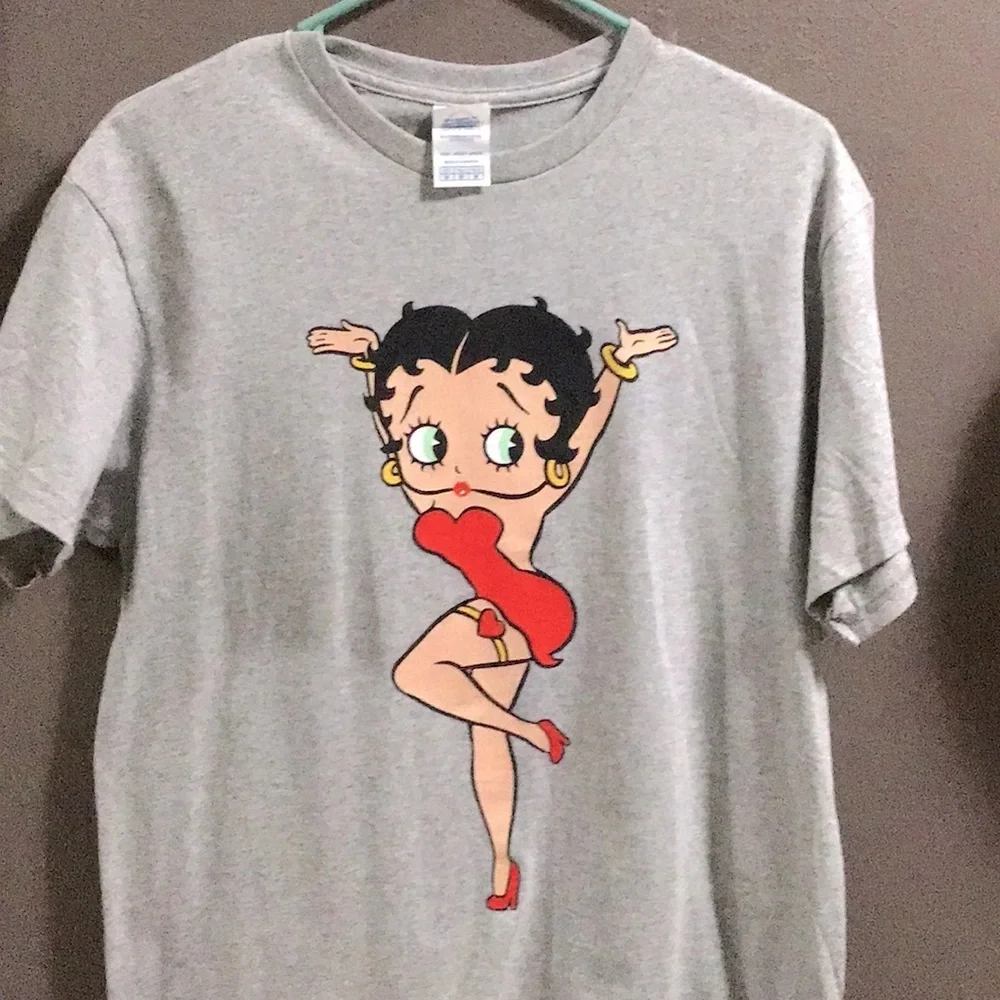 Woman’s tee shirt ladies Valentines love Betty Boop Tshirts - Picture 2 of 2